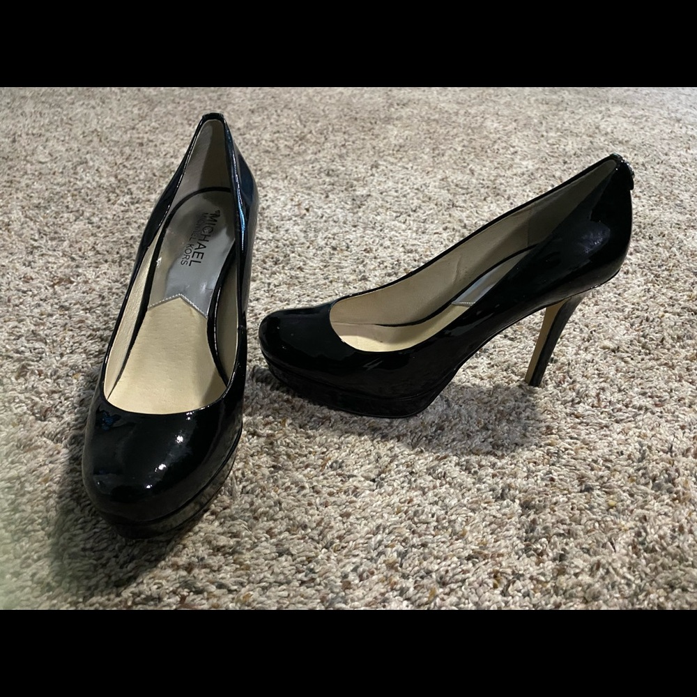 Michael Kors heels size 7M